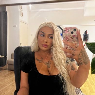 SnowBunniem (u503318025) Profile Photo Added 2025-12-21