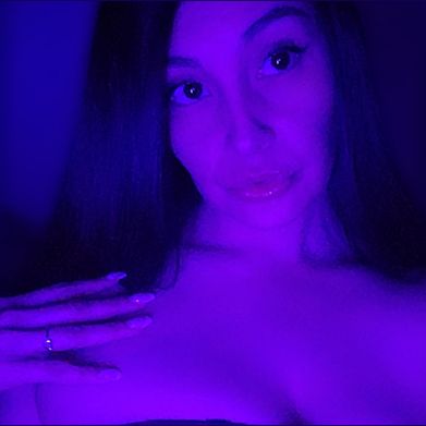 Phoenix (phenixpluma) Header Photo Added 2025-04-19