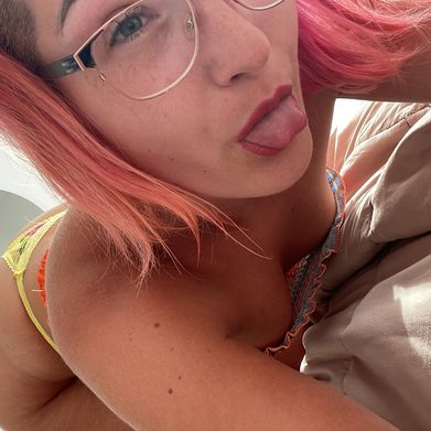 💜Dina💜 (dina_rainy) Header Photo Added 2024-09-02