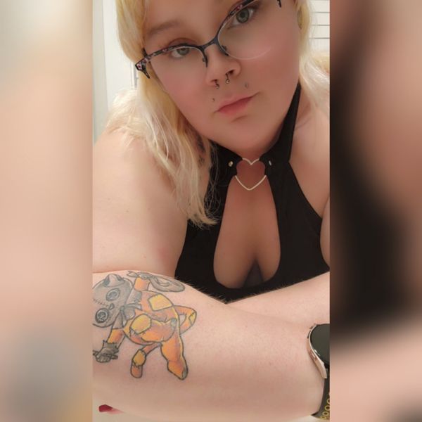 🥳B-DAY GIRL🎂 Emery Fawn (emeryfawnxxx) OnlyFans profile photo