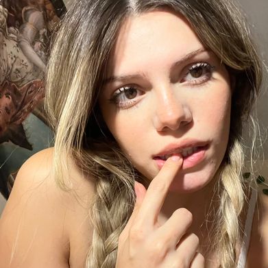 Valeria Selena (valeriaselena) Profile Photo Added 2024-10-15