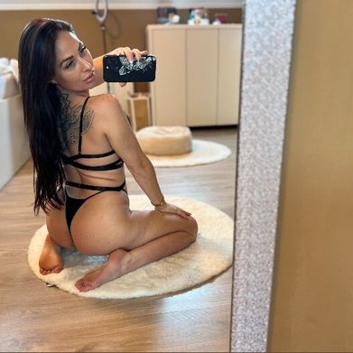 Xandra Nagy (xandranagy) Header Photo Added 2025-11-08