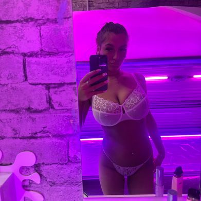 Penny (pennybbyxoxo) Header Photo Added 2025-03-08