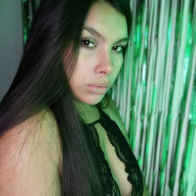 Luna ♡ Curvy • VC • Custom • Latina Added Photo on 2025-05-06