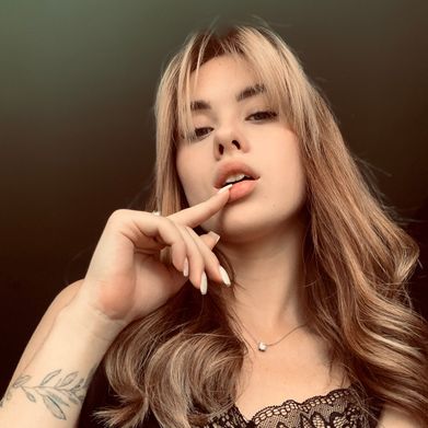 𝚁𝚘𝚗𝚒 🤍 (ro_ni) Profile Photo Added 2024-11-08