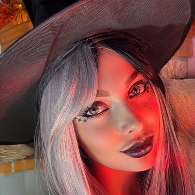 Sophia Reed 🌸 (fantasysophiareed) Profile Photo Added 2025-10-11