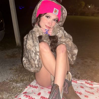 𝓦𝓲𝓵𝓵𝓸𝔀 (18 y/o 🧸) (willowbloomxo) Profile Photo Added 2025-02-28