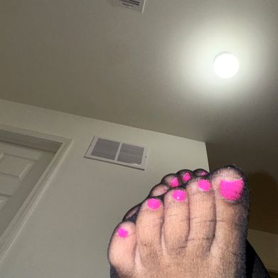 The Toes Queen 👣✨ (thetoessqueen) Profile Photo Added 2025-08-13