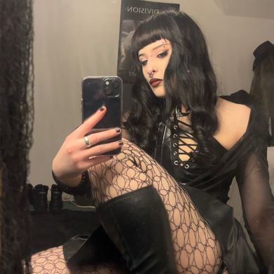 OnlyFans Model moth (alildeathmoth) Profile Image