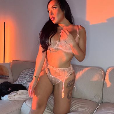 Mia Pearl (miapearlxox) Profile Photo Added 2025-02-04