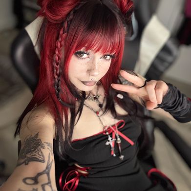 OnlyFans Model carmilla (carmillaxox) Profile Image