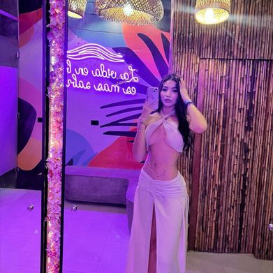 Debora✨ (debora.vibes) Header Photo Added 2025-02-19