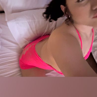 Alani 🤍 (meltosaucy) Header Photo Added 2025-10-03