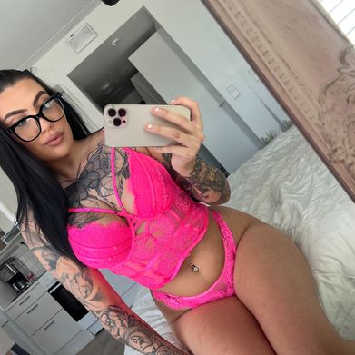 Yourfavbrunette 💋 Added Photo on 2025-05-28