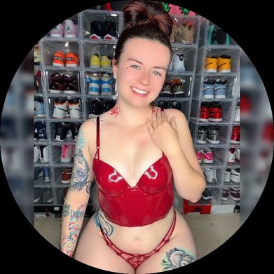 Sneakerbae (sneakerbae) OnlyFans Profile Image