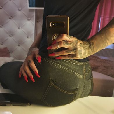 LadyLara (nur.lady.lara) Header Photo Added 2025-02-13