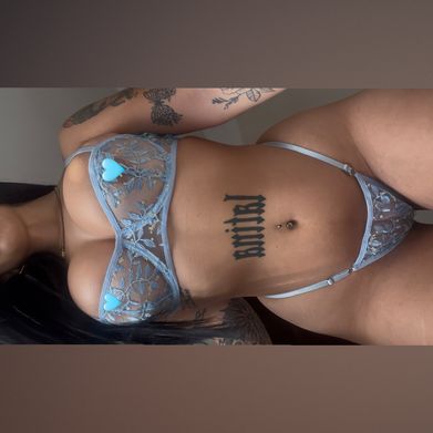 🐰 HONEY 🐰 (latinhot77) Header Photo Added 2025-07-31