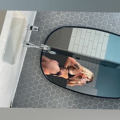 Hayley Reigns (reigns.hayleyvip) Header Photo Added 2025-08-19