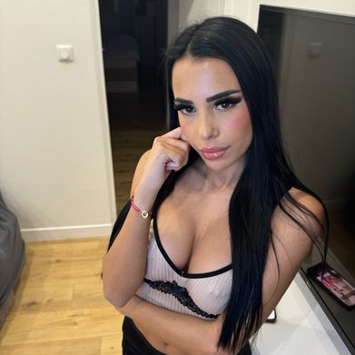 Lola l’avocate 👩🏻‍💼🌶️ (lola_private) Profile Photo Added 2025-03-24