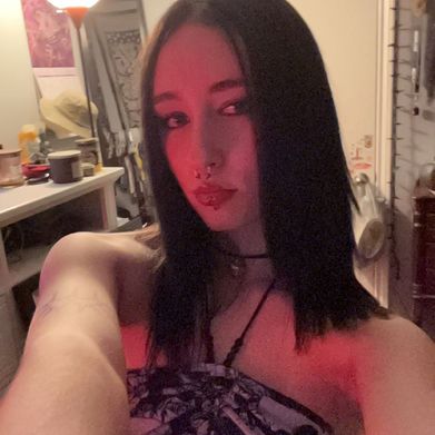 Lilliana (lilliana_44) Profile Photo Added 2024-09-14