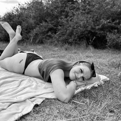 RedgirlRaven (redgirlraven) Header Photo Added 2025-09-07