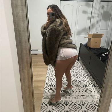 SWEET PINEAPPLE (hotwifeconnecticut) Profile Photo Added 2025-02-13