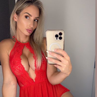 Danielle 🌸 RATED #1 GIRLFRIEND (daniellexovip) OnlyFans Profile Image