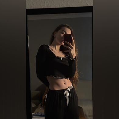 Christine K (kerry_corner) Header Photo Added 2025-03-15