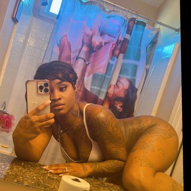 queen (your1queeen) Header Photo Added 2024-05-28