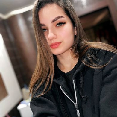 Your Li 🍓 (lovely_li) Profile Photo Added 2025-01-03