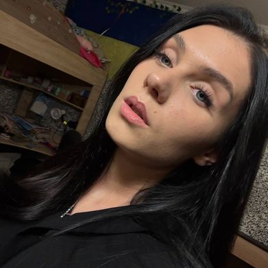 Asya Elfie (asyaelfie) Header Photo Added 2025-10-30