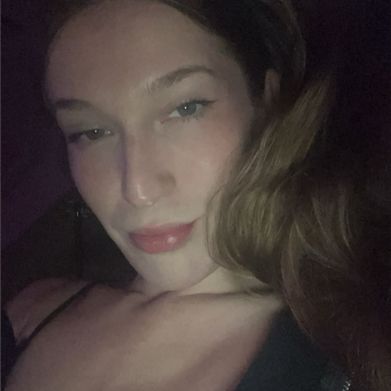 Lizzie McGayer (goddessnxxtdoor) Profile Photo Added 2025-08-29