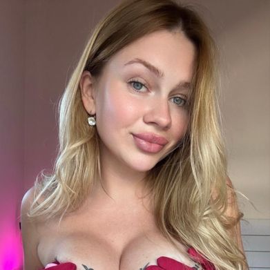 Emilia🐰🌸 (emilia_salminen) Profile Photo Added 2025-10-01