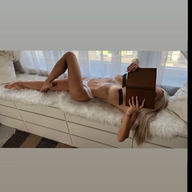 Emily 🤍🏳️‍⚧️ (t_emily) Header Photo Added 2024-10-15