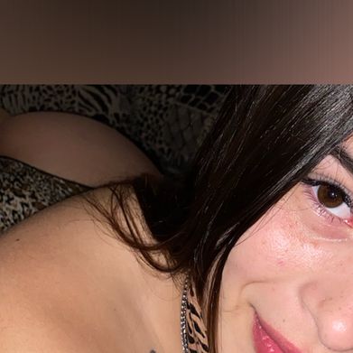 valerie 💕 (yourgirlvalerie) Header Photo Added 2025-01-08