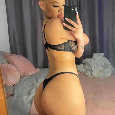 Zoe kayaa 💎 Britain’s Baddest 🇬🇧 (zoefknwhat) Profile Photo Added 2024-12-19