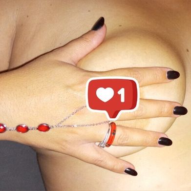 Sex &amp; beautiful hands (sexandbeautifulhands1) OnlyFans Profile Image