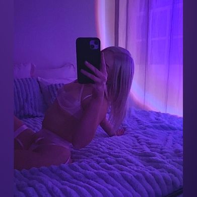 Indiie (indiiesfans) Header Photo Added 2025-10-24