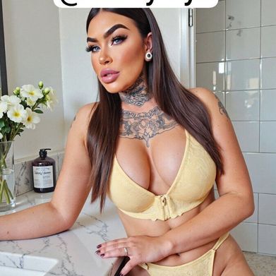 LovelyDoll 🤍 (lovelydollxx) Profile Photo Added 2025-10-30