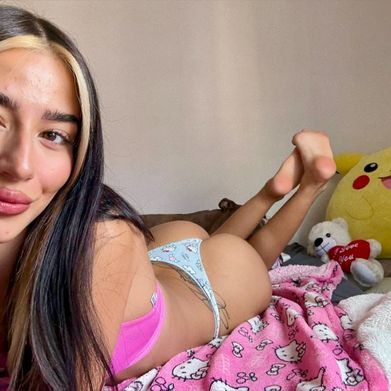 Jessie🍓 (jessiexcutie) Header Photo Added 2025-09-30