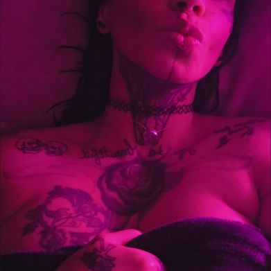 TATTOOED GODDESS (tattooedtraveler101) Header Photo Added 2025-07-31