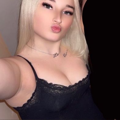 Liv Marie 🍑💋 (lmarie02xo) OnlyFans Profile Image