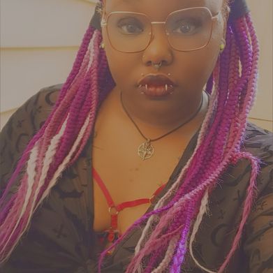 Elvira (gothbratbitch) Header Photo Added 2025-09-15