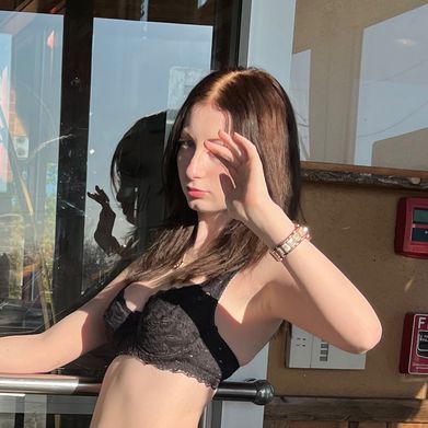 𝒶𝒹𝑒𝓁𝑒 Added Photo on 2025-03-28