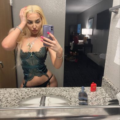 Baby Bunnie💦 (bunieeee) Profile Photo Added 2025-09-07