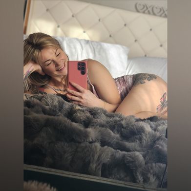 Riah 💋 (loveriah) Header Photo Added 2025-03-08