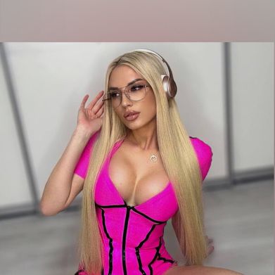 Lisa Moan (wildmuse_lisa) Header Photo Added 2025-12-13