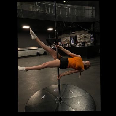 Eve Santori (evesantori) Header Photo Added 2025-01-07