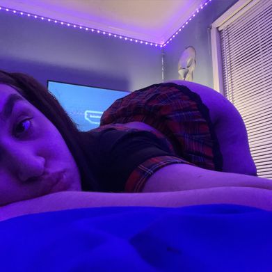 Katie (thaofficialkatie) Header Photo Added 2024-10-22