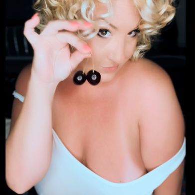 Betty 🍷Bordeaux (bettybordeaux) Profile Photo Added 2024-10-15